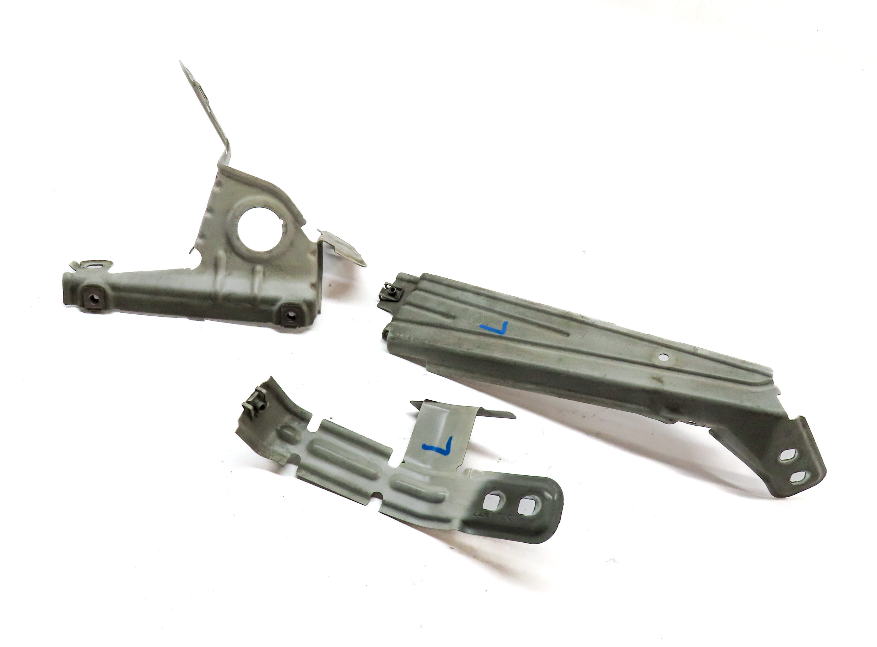 2012 BMW X3 (F25) FRONT LEFT DRIVER FENDER SUPPORT MOUNT BRACKET SET/3 — exact item pictured